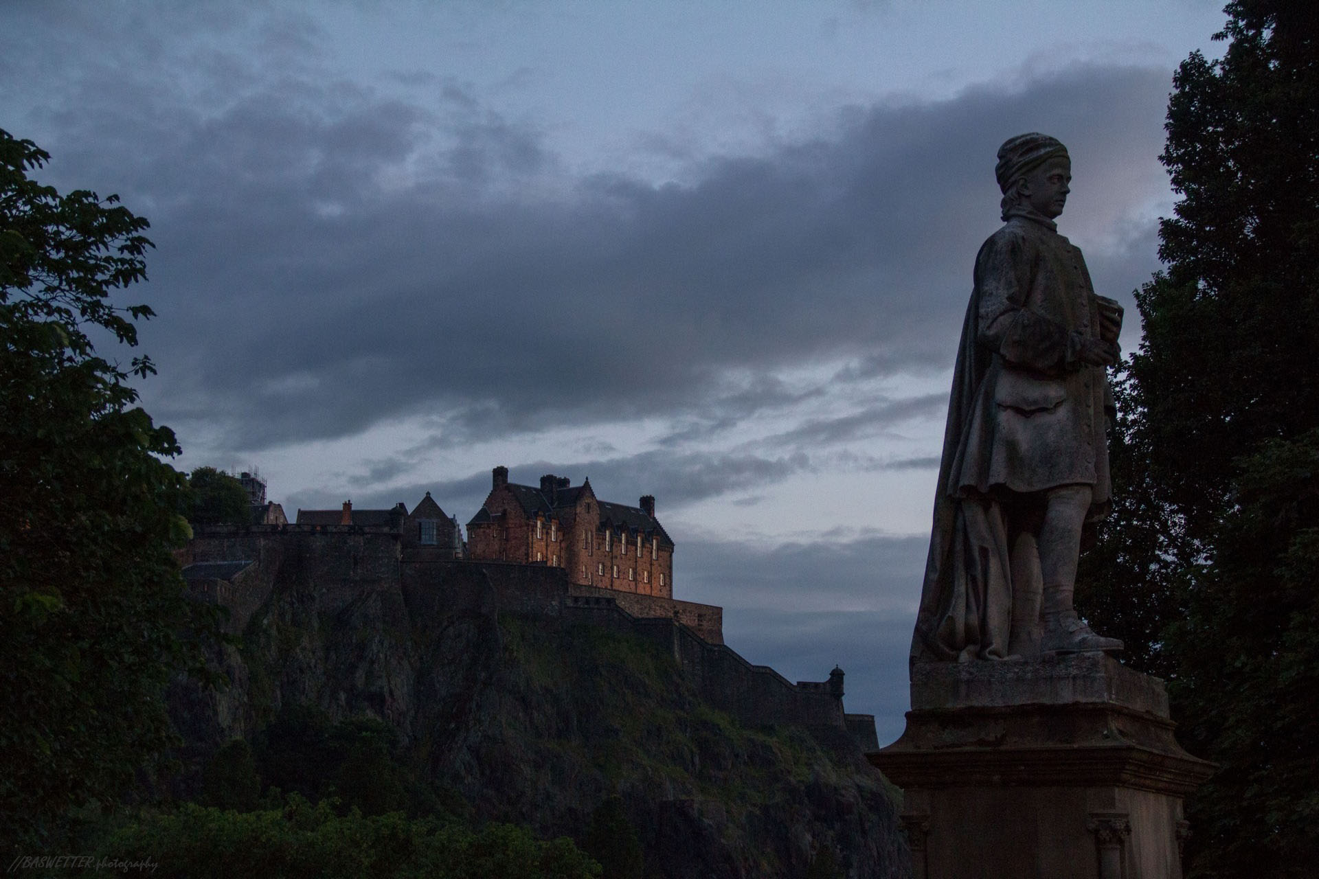 Edinburgh Castle in de laatste avondzon